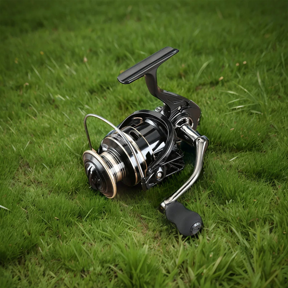 Spinning Reel Max Drag 8KG for Fishing.
