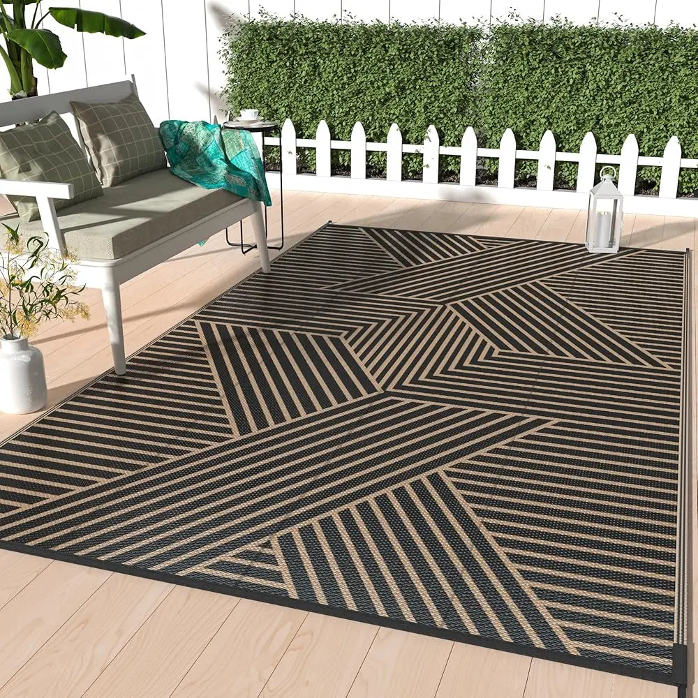 Reversible Outdoor Plastic Straw Rug, Lightweight Mat.