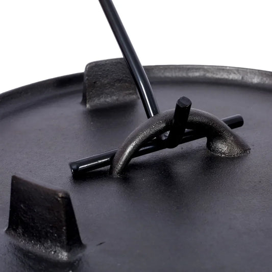 Campfire pre-Seasoned Cast Iron Dutch Oven.